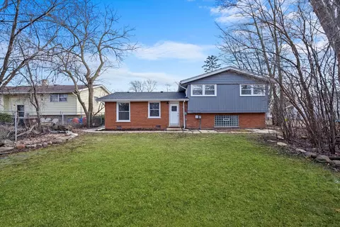 Exterior - 3508 Maple Ln, Hazel Crest, IL 60429 photo 4 of 8