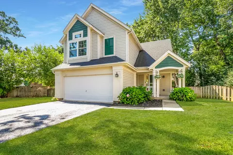 1327 London Ct, Grayslake, IL 60030