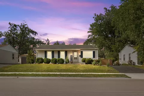 124 Bernard Dr, Buffalo Grove, IL 60089