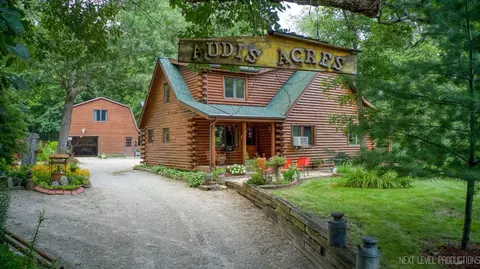 4002 E 1950th Rd, Sheridan, IL 60551