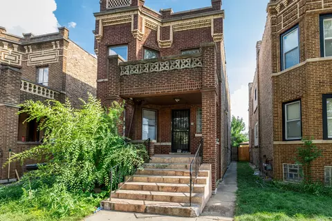 4933 W Iowa St, Chicago, IL 60651