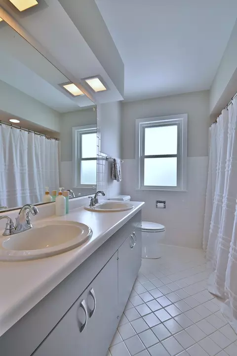 143 E Jackson St, Elmhurst, IL 60126 photo 10