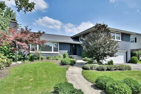 143 E Jackson St, Elmhurst, IL 60126 photo 2