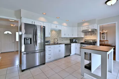 143 E Jackson St, Elmhurst, IL 60126 photo 7