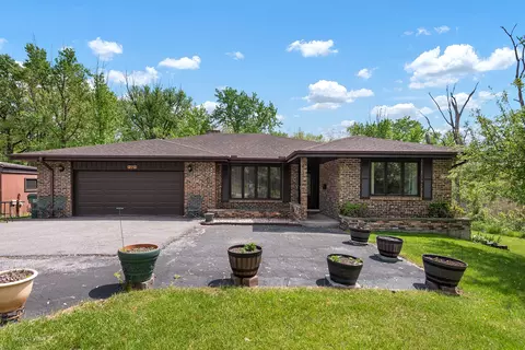 22 W Jane St, Glenwood, IL 60425