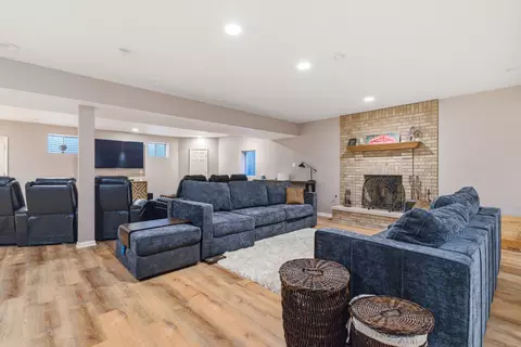 Living - 11924 195th St, Mokena, IL 60448 photo 5 of 6