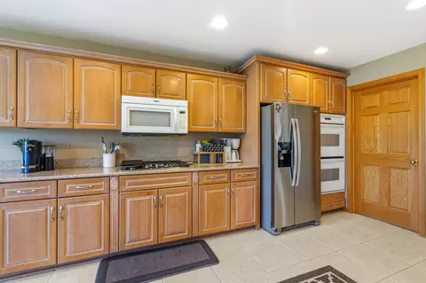 Kitchen - 11924 195th St, Mokena, IL 60448 photo 1 of 4