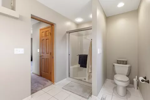 Bath - 11924 195th St, Mokena, IL 60448 photo 2 of 5