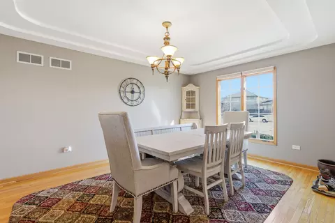 Dining - 11924 195th St, Mokena, IL 60448 photo 2 of 2