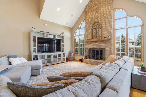 Living - 11924 195th St, Mokena, IL 60448 photo 4 of 6