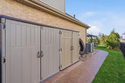 Exterior - 11924 195th St, Mokena, IL 60448 photo 11 of 14