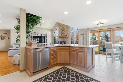 Kitchen - 11924 195th St, Mokena, IL 60448 photo 2 of 4