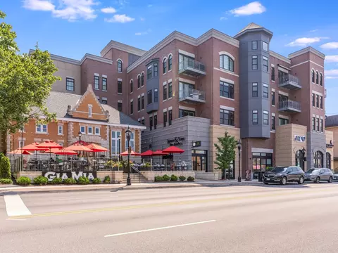 110 S Washington St #203, Naperville, IL 60540