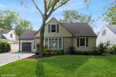 250 S Oak St, Palatine, IL 60067