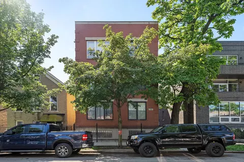 1636 N Rockwell St #401, Chicago, IL 60647