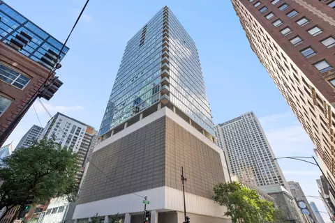 550 N Saint Clair St #2502, Chicago, IL 60611
