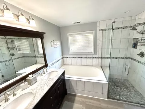Bath - 2202 Riverside Dr, Plainfield, IL 60586 photo 2 of 3