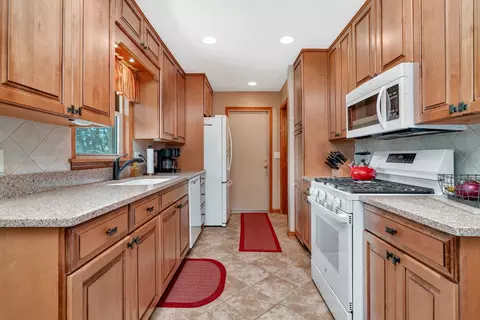 310 Lee St, Manhattan, IL 60442 photo 7