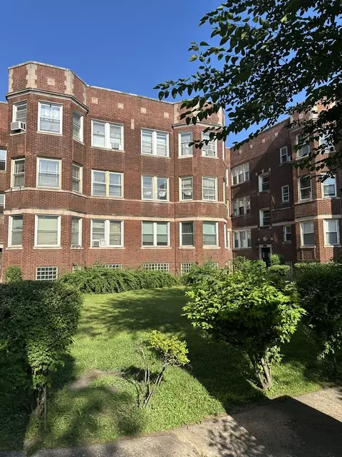 6634 S Greenwood Ave #1B, Chicago, IL 60637