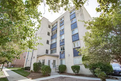 4976 N Milwaukee Ave #201, Chicago, IL 60630