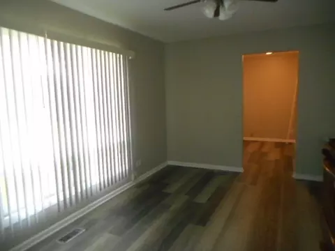 1860 Ashley Rd, Hoffman Estates, IL 60169 photo 12