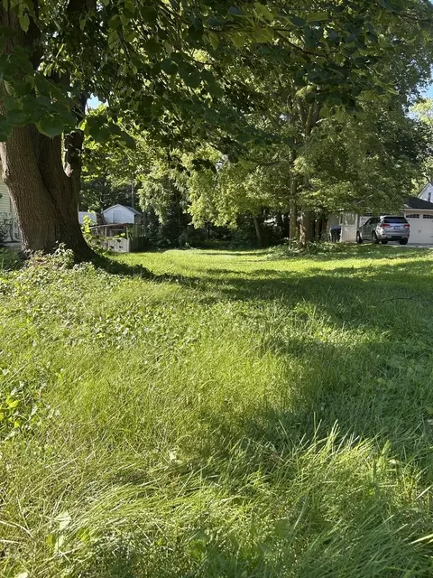 909 E Chestnut St, Bloomington, IL 61701