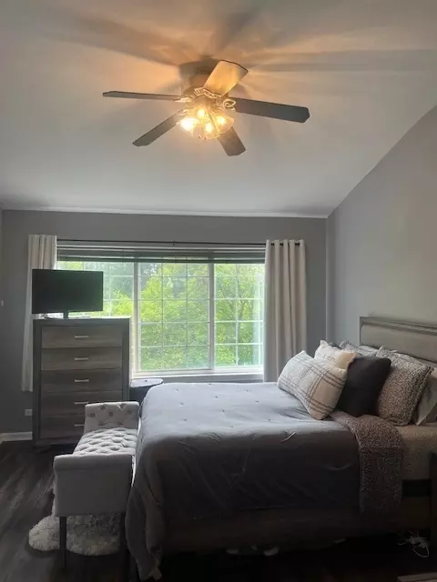 Bedroom - 1367 Spaulding Rd, Bartlett, IL 60103 photo 2 of 4