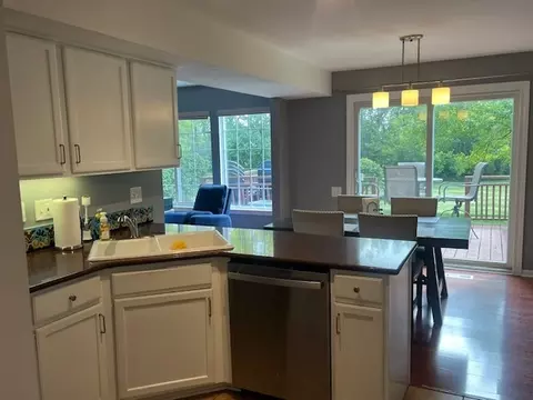 Kitchen - 1367 Spaulding Rd, Bartlett, IL 60103 photo 2 of 3