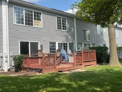 Exterior - 1367 Spaulding Rd, Bartlett, IL 60103 photo 2 of 3