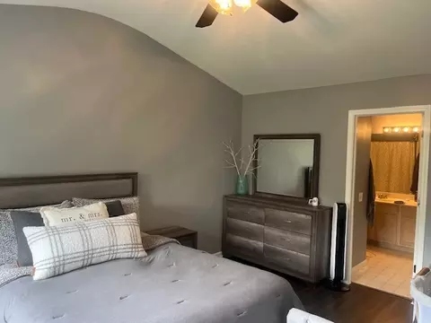 Bedroom - 1367 Spaulding Rd, Bartlett, IL 60103 photo 3 of 4