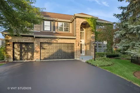 2305 Tracy Ln, Algonquin, IL 60102