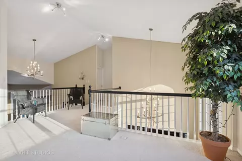 Entry Way - 2305 Tracy Ln, Algonquin, IL 60102 photo 3 of 3