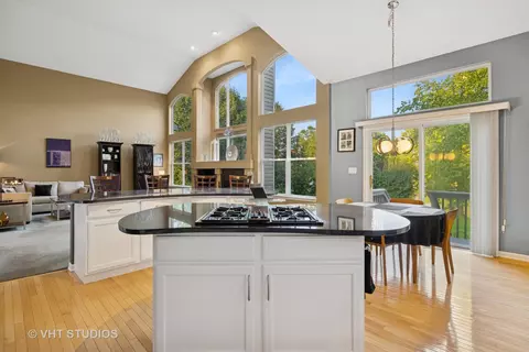 Kitchen - 2305 Tracy Ln, Algonquin, IL 60102 photo 5 of 5