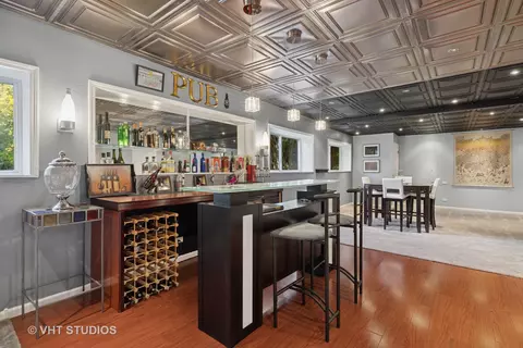 Dining - 2305 Tracy Ln, Algonquin, IL 60102 photo 2 of 3