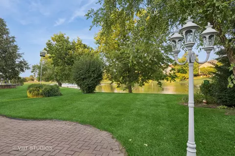 Exterior - 2305 Tracy Ln, Algonquin, IL 60102 photo 3 of 4