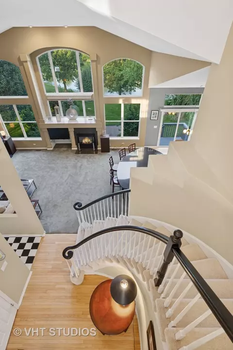 Entry Way - 2305 Tracy Ln, Algonquin, IL 60102 photo 2 of 3