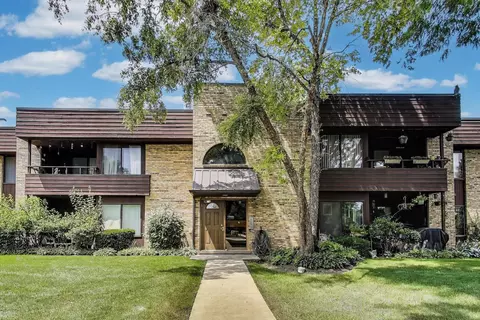 1356 N Sterling Ave #102, Palatine, IL 60067