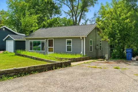33070 N Ridge Rd, Grayslake, IL 60030
