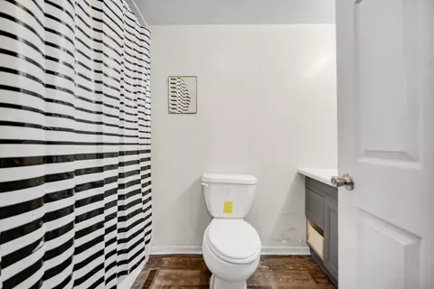 Bath - 744 S Elm Ave, Kankakee, IL 60901 photo 2 of 2