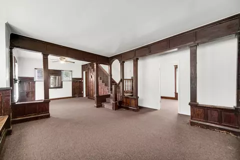 Living - 744 S Elm Ave, Kankakee, IL 60901 photo 5 of 7