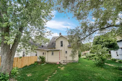 Exterior - 744 S Elm Ave, Kankakee, IL 60901 photo 3 of 6
