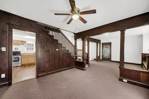 Living - 744 S Elm Ave, Kankakee, IL 60901 photo 6 of 7