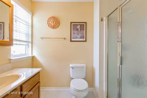 Bath - 305 Buckingham Cir #A, Elgin, IL 60120 photo 1 of 2