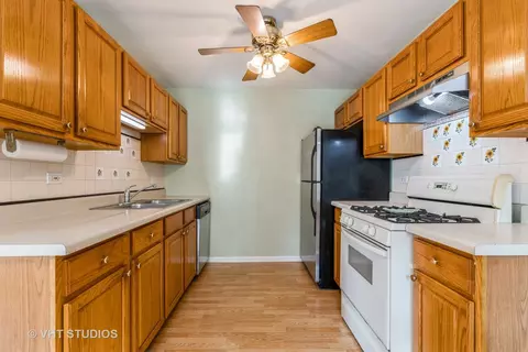 Kitchen - 305 Buckingham Cir #A, Elgin, IL 60120 photo 1 of 2