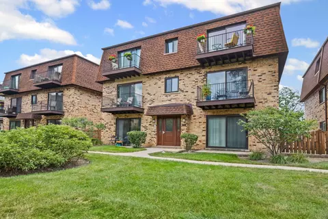 9713 Bianco Ter #1A, Des Plaines, IL 60016