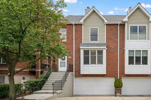 238 N Village Ct, Palatine, IL 60067