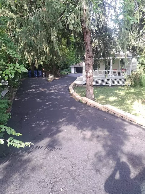 4610 Dumoulin Ave, Lisle, IL 60532