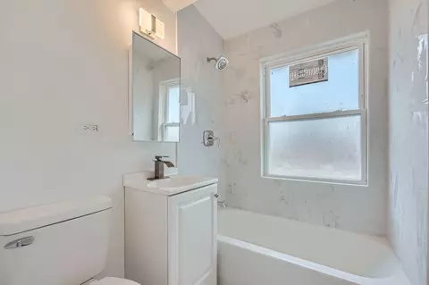 Bath - Undisclosed, Chicago, IL 60619 photo 1 of 1