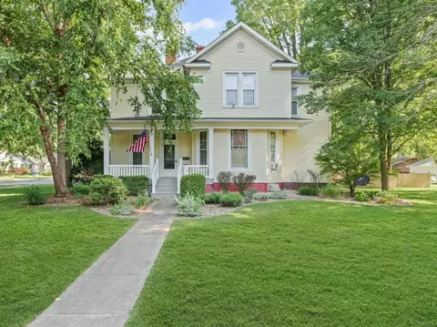 518 W Marion St, Monticello, IL 61856
