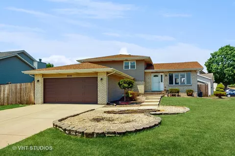 2220 Manico Dr, Crest Hill, IL 60403